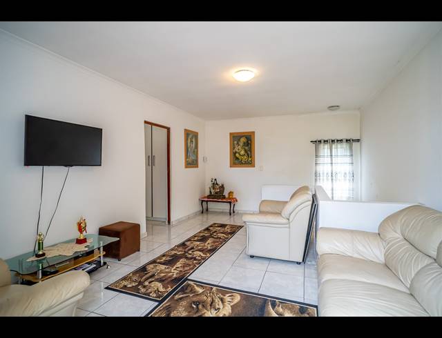 3 BEDROOM HOUSE FOR SALE IN RESERVOIR HILLS